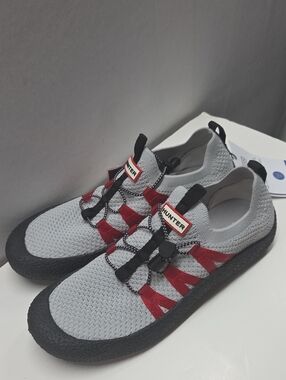 Hunter Light Grey Knit Water Shoes with Red Accents Size 10